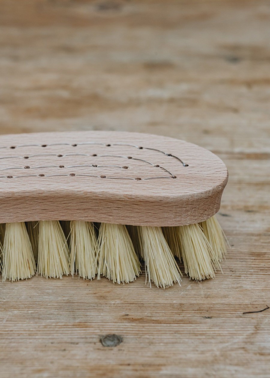 Interiors Iris Hantverk Home Care | Iris Hantverk S-Shaped Beech Scrubbing Brush